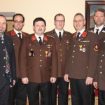HBI Waldherr mit den Kommandomitgliedern seiner Amtszeit und Bgm. Josef Schrammel