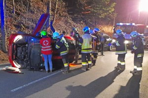 Verkehrsunfall mit Menschenrettung am 15.11.2022