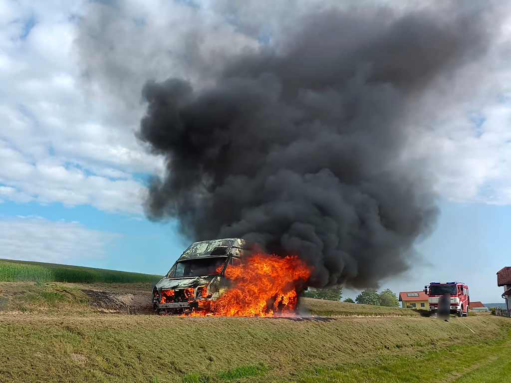 Fahrzeugbrand in Dreibuchen
