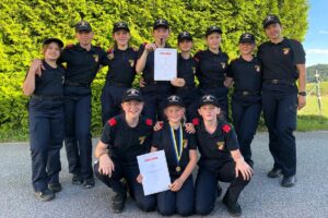 Bewerbsgruppe beim Bezirksfeuerwehrleistungsbewerb in Hollenthon